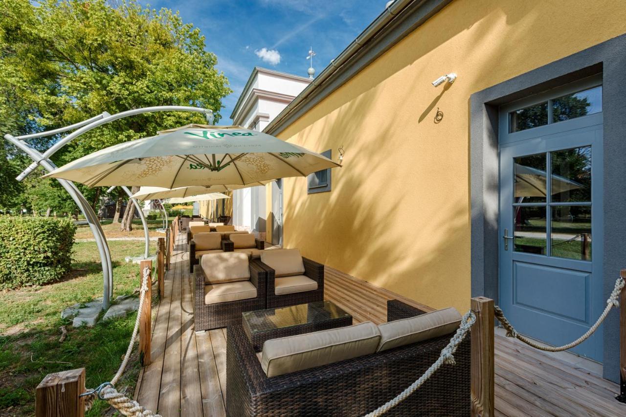 Wellness A Relax Centrum Palarikovo Exteriör bild